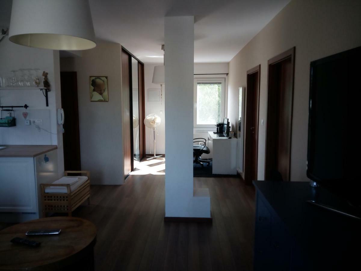 Walnut Apartment With Sauna And Pond Topoľčany Eksteriør bilde
